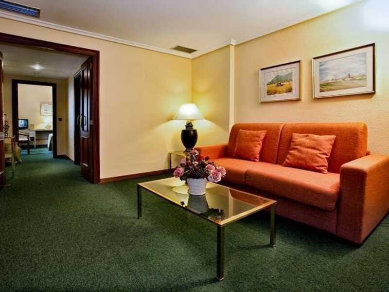 Hospedium Hotel Europa Centro Magaz De Pisuerga Zewnętrze zdjęcie